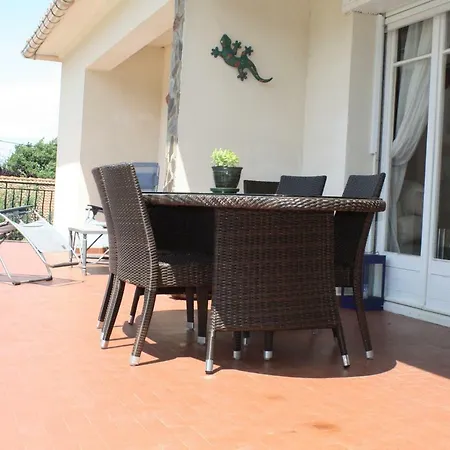 Mimosa Villa *